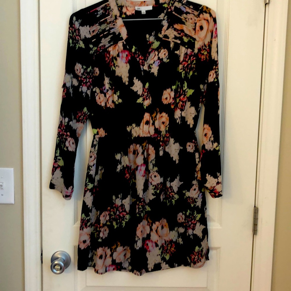 💗Super cute long sleeve dress navy blue with beautiful flower print fully lined